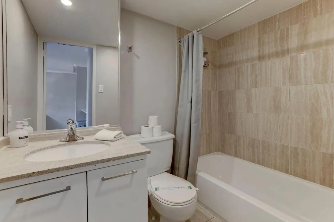 Apartment Nice Unit In Heart Of Downtown Balcony View Zm5 Montreal Canada