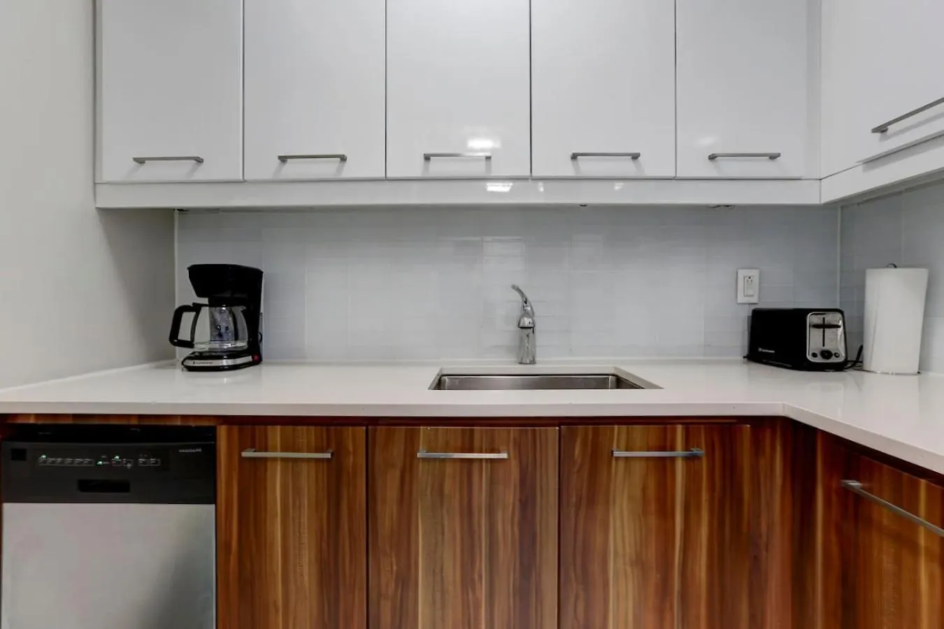Nice Unit In Heart Of Downtown Balcony View Zm5 Montreal Canada