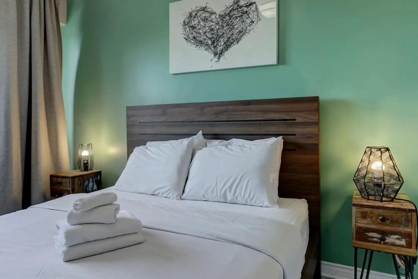 Nice Unit In Heart Of Downtown Balcony View Zm5 Montreal 0*,  Canada