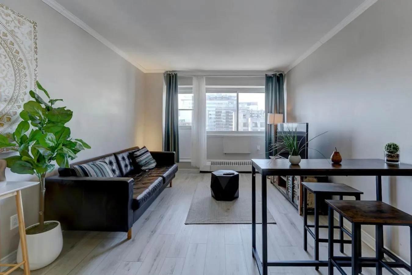 Nice Unit In Heart Of Downtown Balcony View Zm5 Montreal 0*,