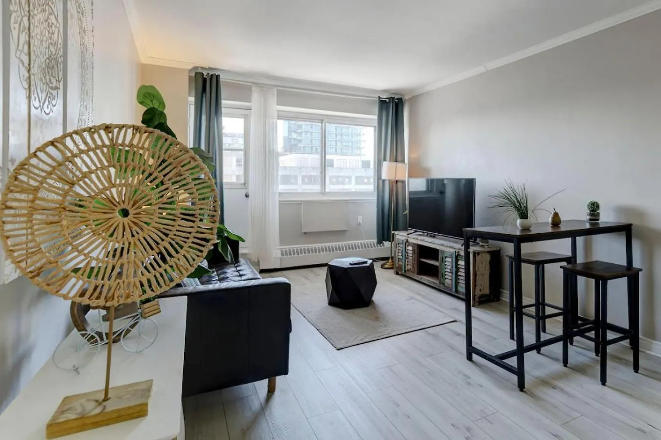 Apartment Nice Unit In Heart Of Downtown Balcony View Zm5 Montreal