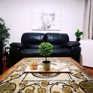 Plush 2 Bedroom Unit 5min Downtown Off Wellington Montréal